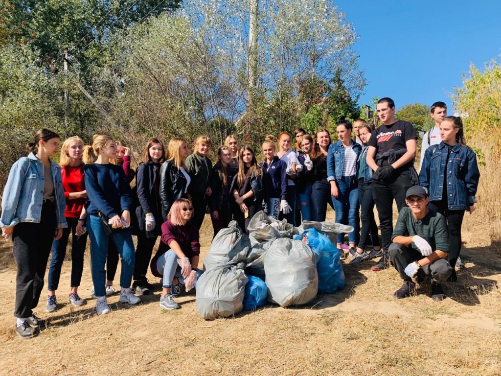 Image for: Студенти і викладачі ФПУП долучилися до Міжнародного дня чистих берегів