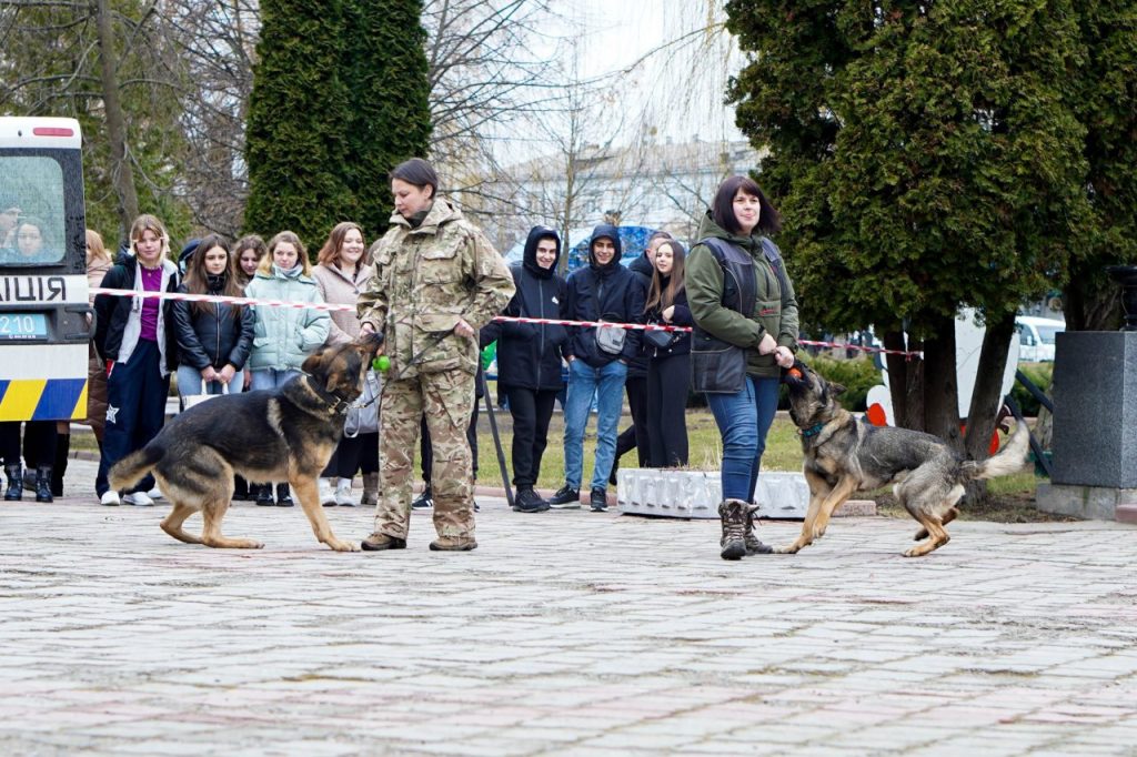 Image for: Знайомство студентів з роботою кінологічного центру за участі Житомирської академії поліції