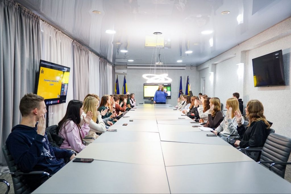 Image for: Формування безбар’єрного середовища у взаємодії з людьми з інвалідністю